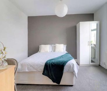 Hollingdean Road, Brighton, BN2 - Photo 2