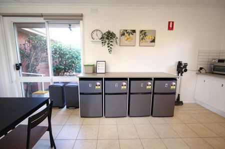 Mount Waverley - Photo 2