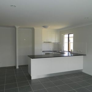 19 Cable Court, 4740, Blacks Beach - Photo 2