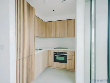 1 Bedroom 1 Bathroom Flat 1201 - Photo 2