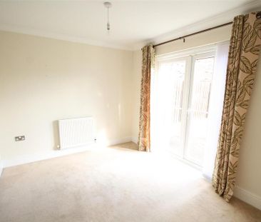 4 bedroom detached house to rent - Photo 3