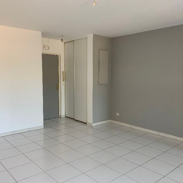 Location appartement Marseille 8ème (13008) - Photo 1