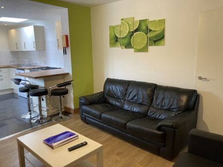 29 Hubert Road - Photo 3