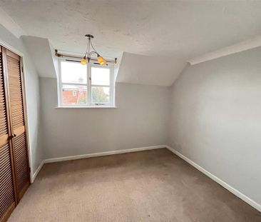 2 bedroom end of terrace house to rent - Photo 4