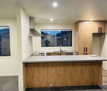 3 Bedroom House for Rent in Te Aroha - Photo 1