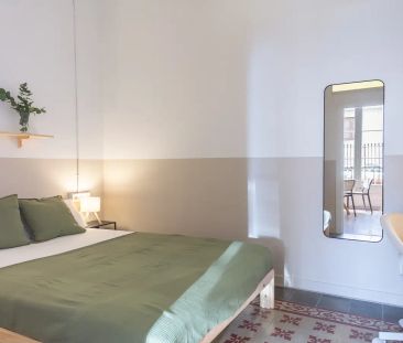 Room in a shared 4-bedroom apartment for rent in Sant Andreu - Photo 1