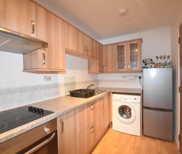 2 bedroom flat to rent - Photo 4