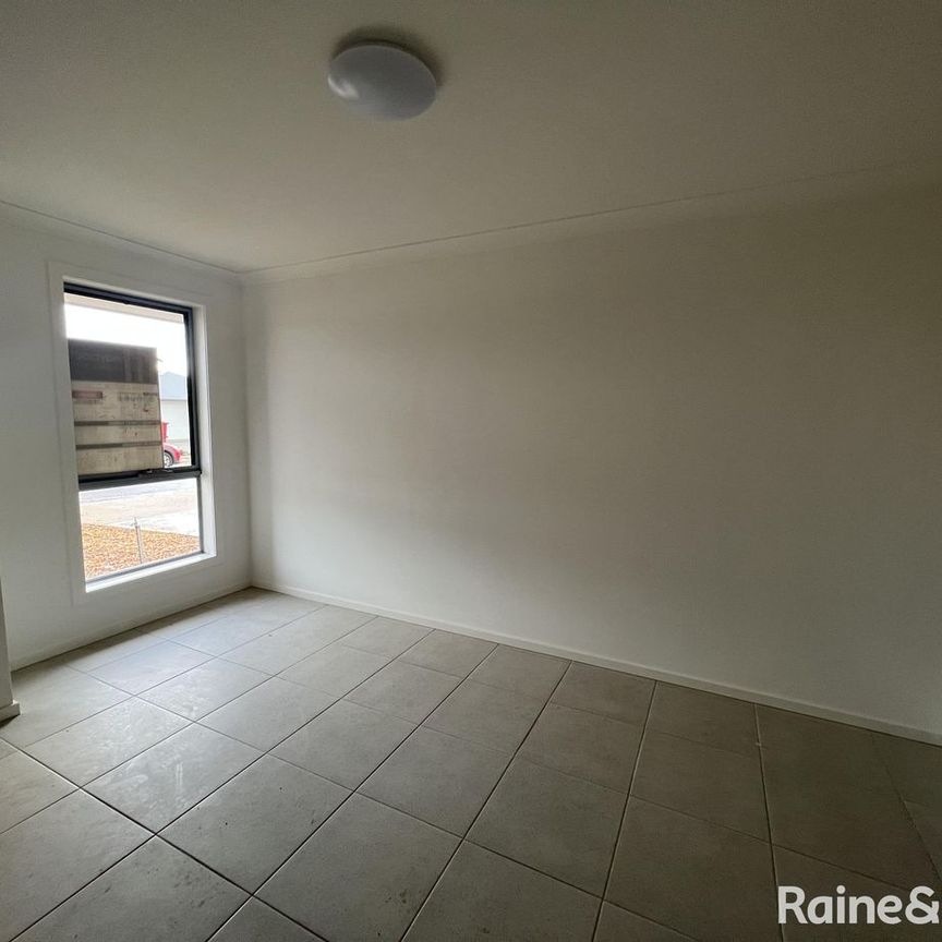 3 bedroom home in Blakeview! - Photo 1