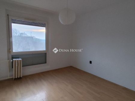 Kiadó jó állapotú panel lakás - Pécs - Fotó 4