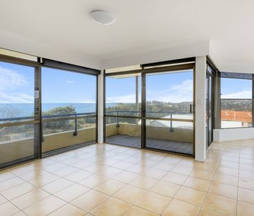 Stunning Ocean Views Over Flynns Beach - Photo 2