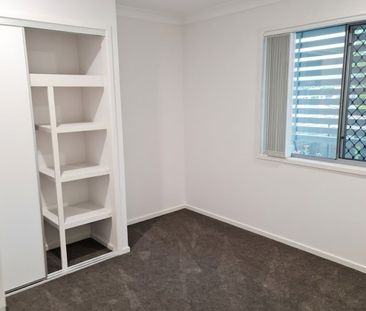 AVAILABLE 24/04/26 3 BED 2 BATH TOWNHOUSE WITH DUCTED AIR - Photo 2