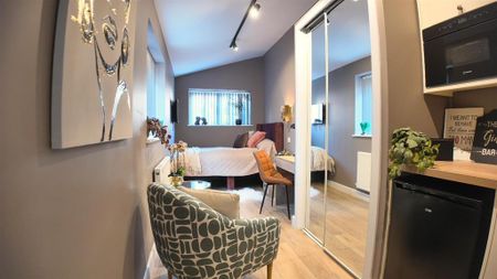 1 bedroom in a house share to rent - Photo 5