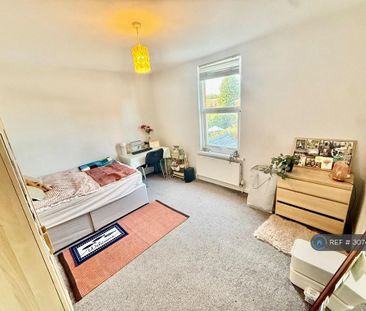 5 bedroom terraced house to rent - Photo 4