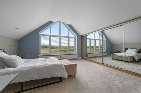 A contemporary four-bedroom family home in a countryside setting close to Chigwell - Photo 5
