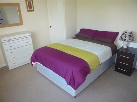 2 bedroom semi-detached house to rent - Photo 4