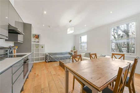 SHARERS/HMO friendly - This four double bedroom triplex apartment with private terrace. - Photo 3