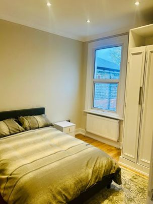 2 Bed Flat, Cobbold Road, NW10 - Photo 1