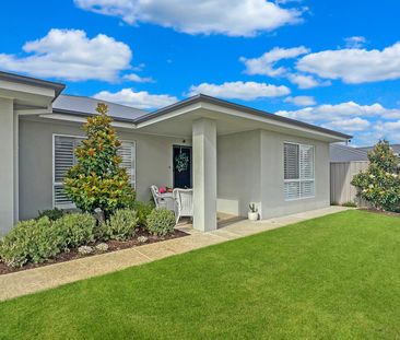 Immaculate Spacious Family Living - Photo 5