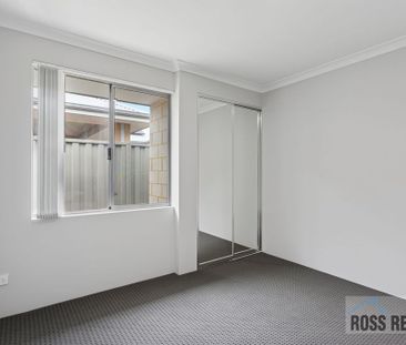 Stylish 4-Bedroom Home in Quiet Location - Photo 4