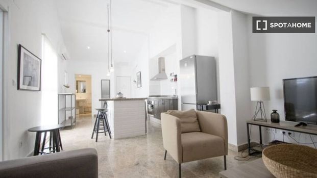 2 room luxury Flat for rent in Valencia, Spain - Photo 1