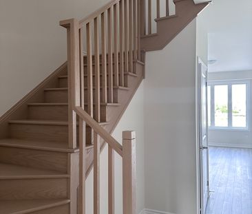 For Lease - 13 Rochester Drive, Barrie, Ontario - Photo 2