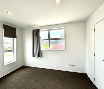 Convenient & Low-Maintenance Townhouse in Prime Central Location - Photo 2