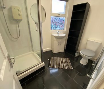 Room in a Shared Flat, Denmark Hill, SE5 - Photo 3