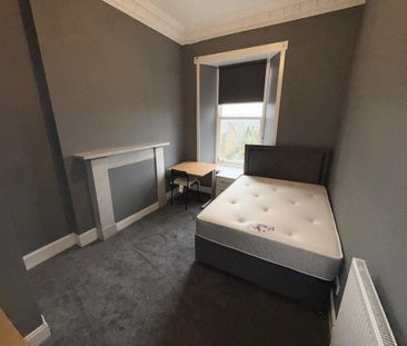 6 bedroom end of terrace house to rent - Photo 4