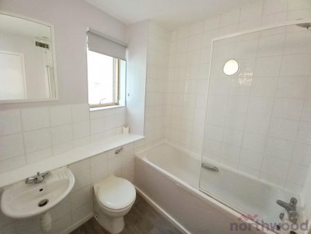 1 bedroom flat to rent - Photo 5