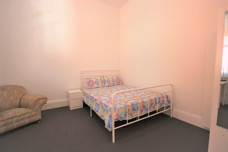 5-bedroom shared house / townhouse, Philip street - Photo 4