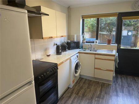 2 bedroom end of terrace house to rent - Photo 4