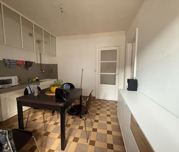 Location Appartement 1 pièce 47m² - Photo 4