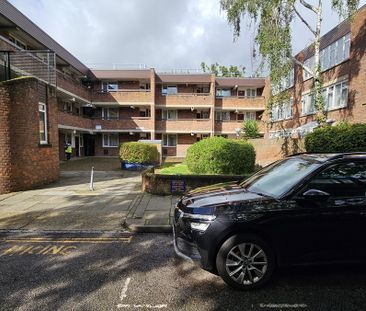Carey Gardens, London, SW8 4 - Photo 2