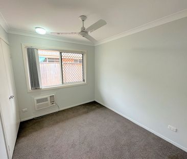 Spacious Family Home with Pool in Quiet Court - Photo 2