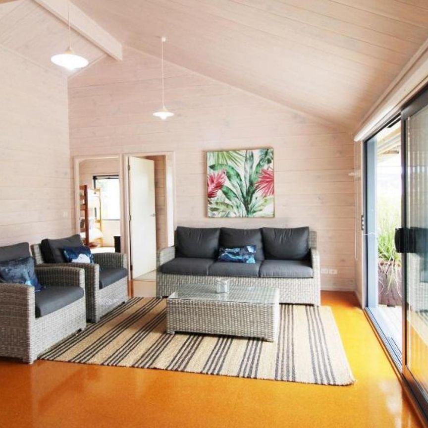 Lockwood on Castleview - Holiday Rental Accommodation - Photo 1