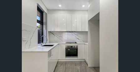 NEAR NEW GRANNY FLAT - WATER INCLUDED! - Photo 2