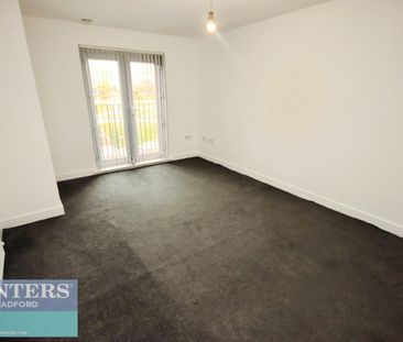 2 bedroom Flat To Let - Photo 5