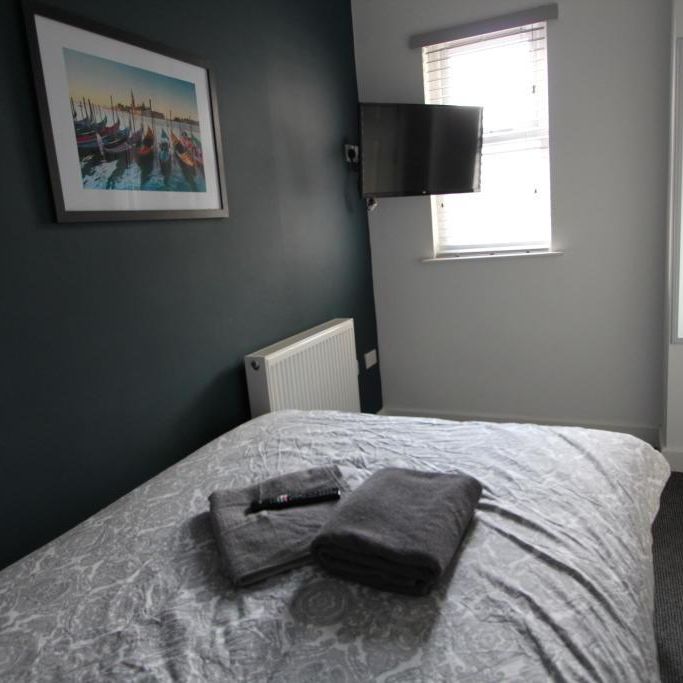 7 bedroom terraced house to rent - Photo 1
