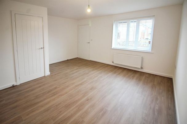 Chalk Hill Drive, Sherburn In Elmet - Photo 1