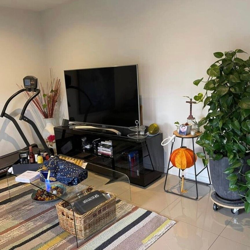 Ascot Vale - Photo 1