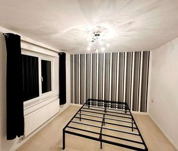 Markfield Avenue, Manchester, M13 - Photo 2