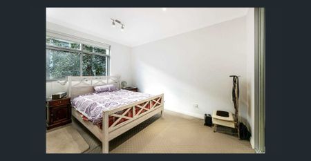 Quiet Garden-Facing Apartment in the Heart of St Ives – Walk to Shops & Park - Photo 5