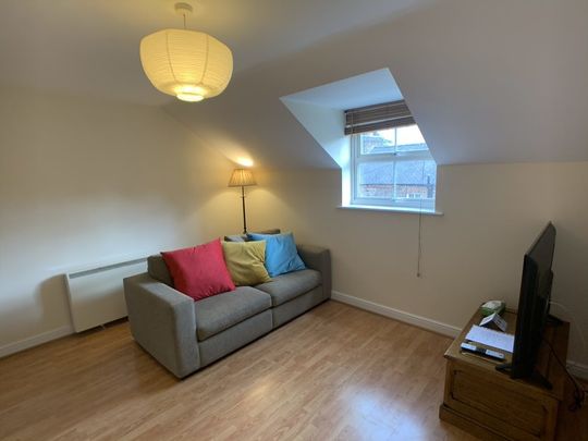 Berkeley House, Lawrence Street - P10571 - Photo 1