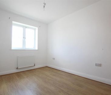 2 bedroom maisonette to rent - Photo 2