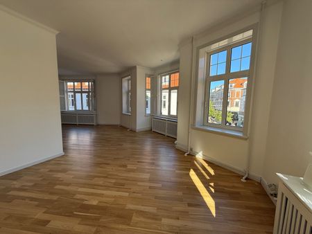 166 m² lækker lejlighed midt i gågagen med elevator og alten - Photo 4