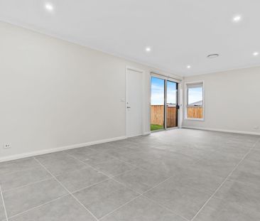 Brand new four-bedroom family home in sought-after Menangle Park - Photo 1