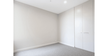 Stylish 2-Bedroom Apartment in Prime Malvern East Location - Photo 2