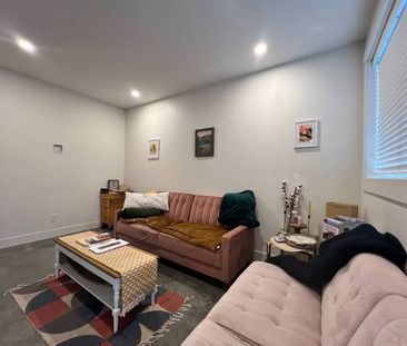 1 bed plus den/1 bath Townhouse - Photo 1