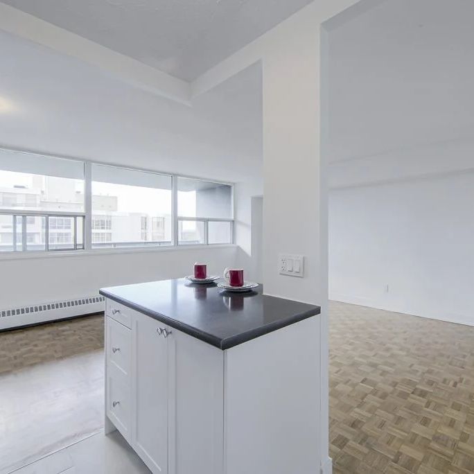 North Shore Towers - Photo 1