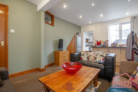 1 bedroom in a house share to rent - Photo 3